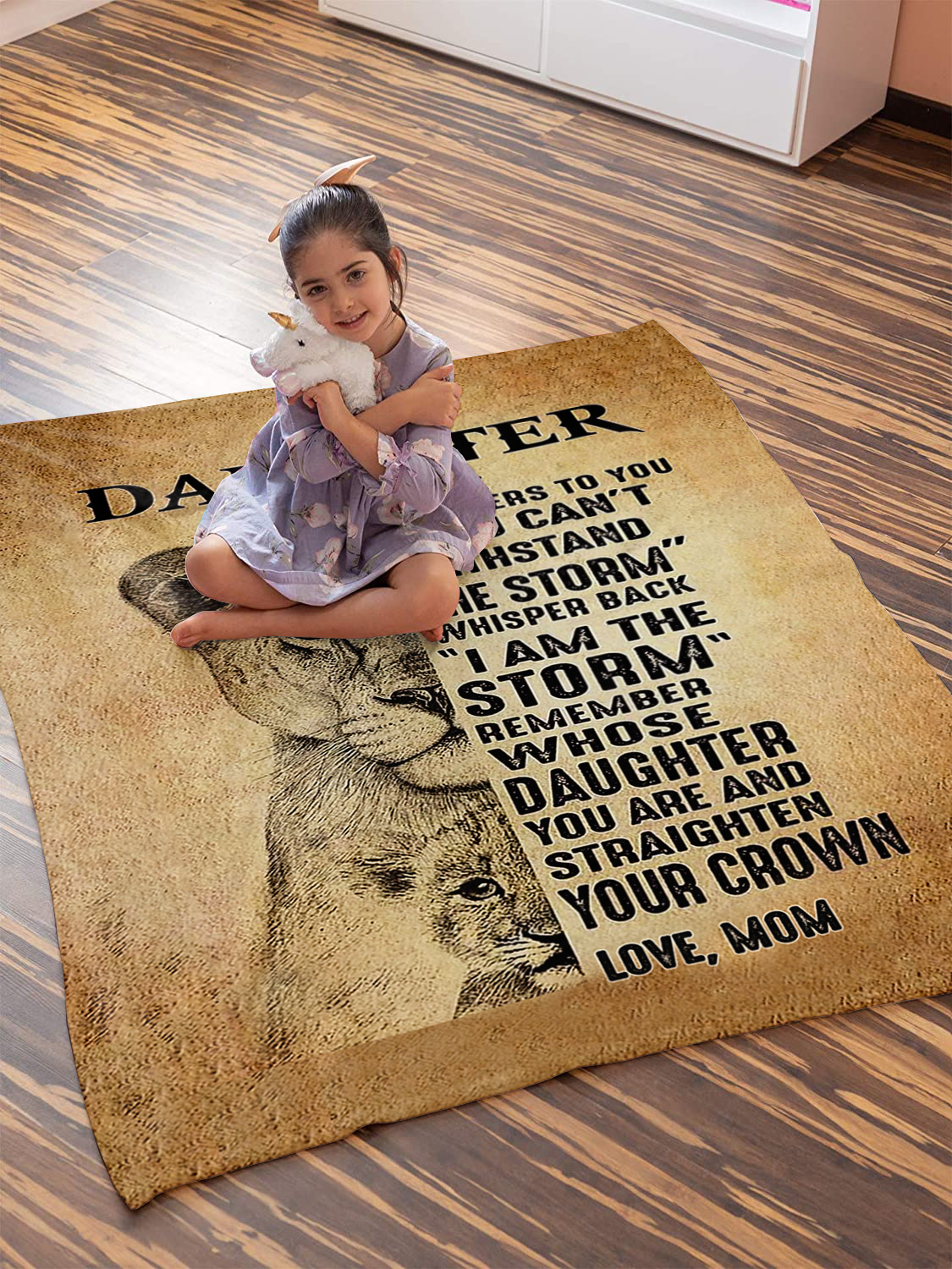 GIFT FOR DAUGHTER - REMEMBER WHOSE DAUGHTER YOU ARE, LOVE MOM - COZY PLUSH FLEECE/ULTRA SOFT PREMIUM SHERPA